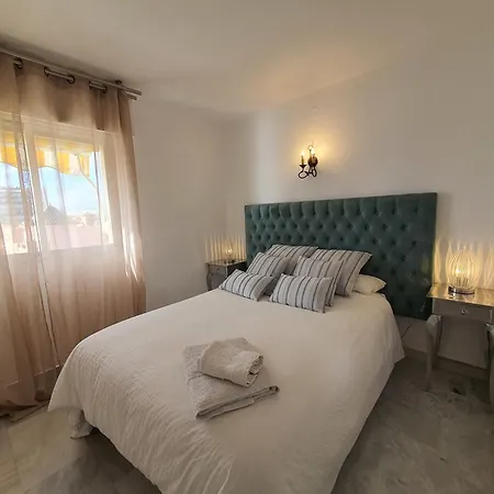 Beachfront Center Apartment *