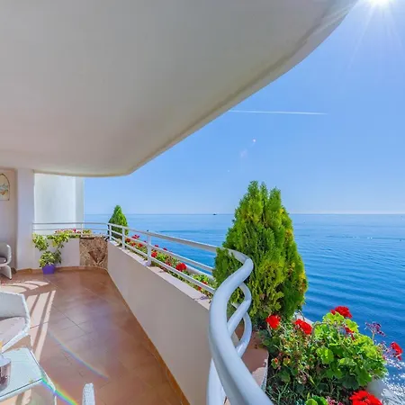 Beachfront Center Apartamento Marbella