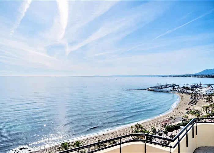 Beachfront Center Μαρμπέλλα