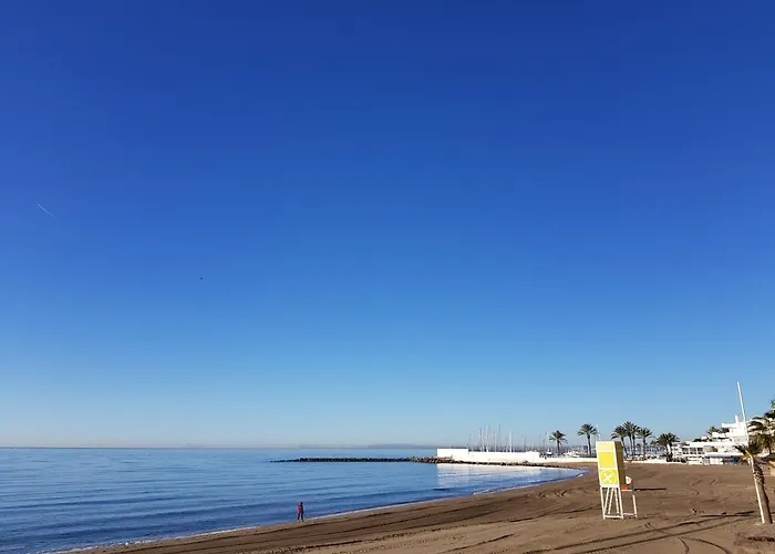 Beachfront Center Μαρμπέλλα