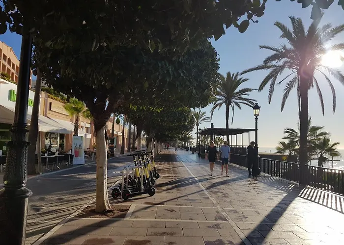 Beachfront Center Μαρμπέλλα